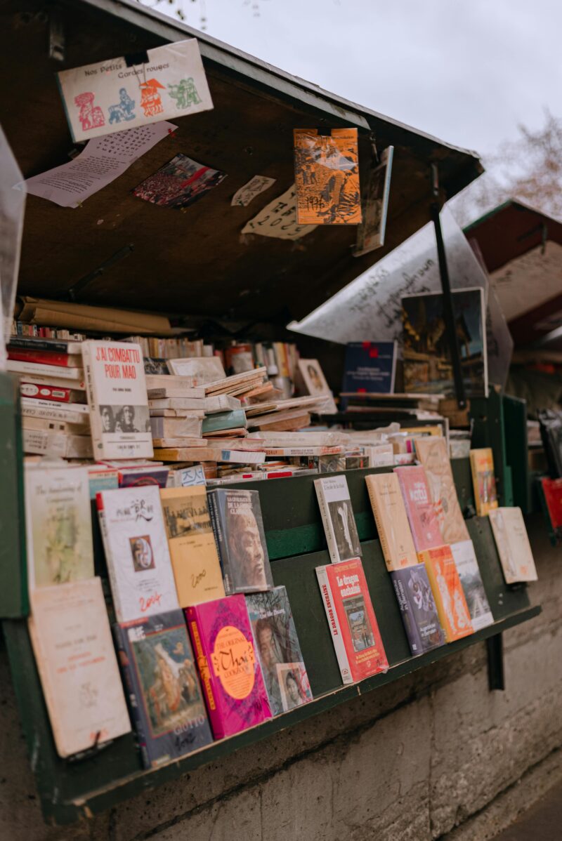 Secondhand books from the bouquinistes along the Seine – a timeless literary souvenir from Paris