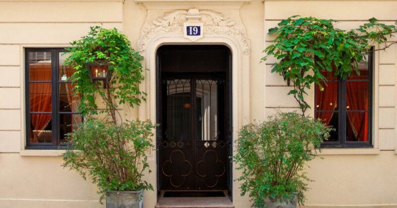 entrance of hôtel bourg tibourg in the marais in Paris during September