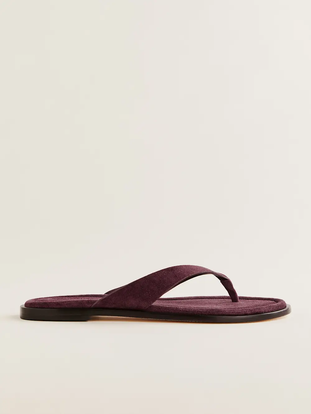 Reformation sandals perfect for a heatwave outfit in Paris