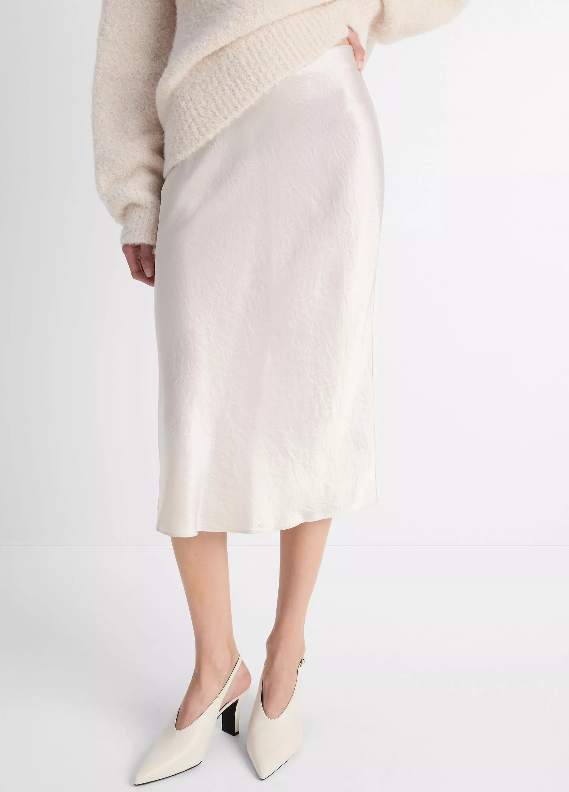 Vince satin skirt perfect for a heatwave outfit in Paris