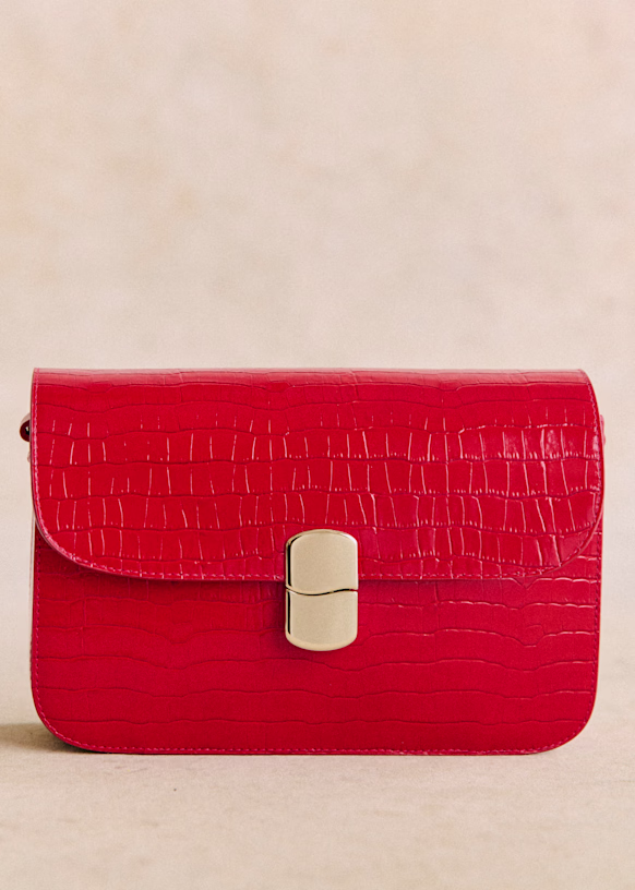 Sézane Milo bag perfect for a heatwave outfit in Paris