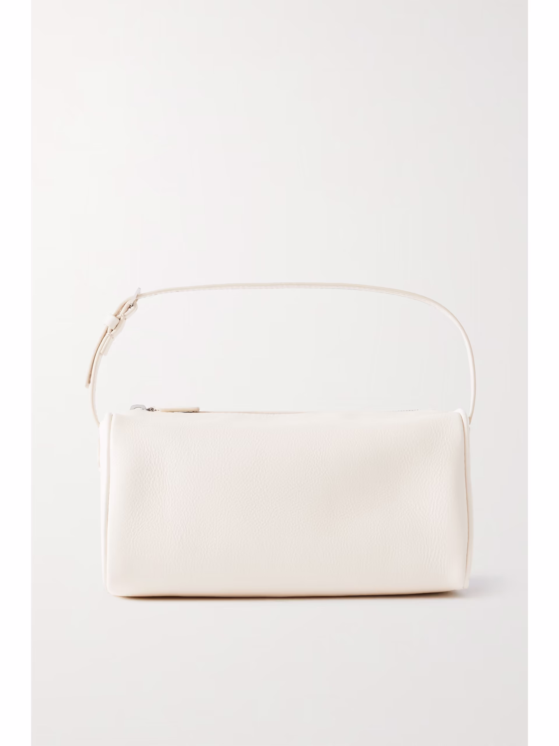 The Row bag perfect for a heatwave outfit in Paris