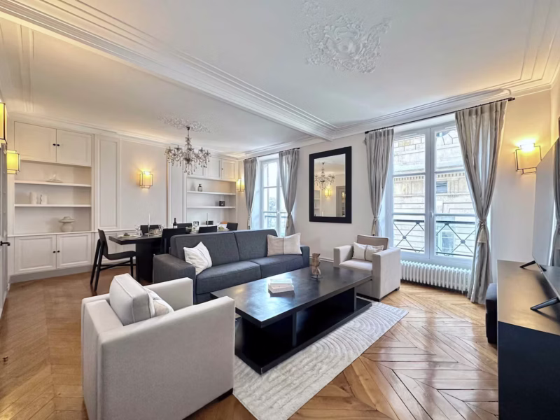Family-friendly Paris apartment near Luxembourg Gardens, with elevator access